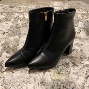 Lulus Sarai black booties